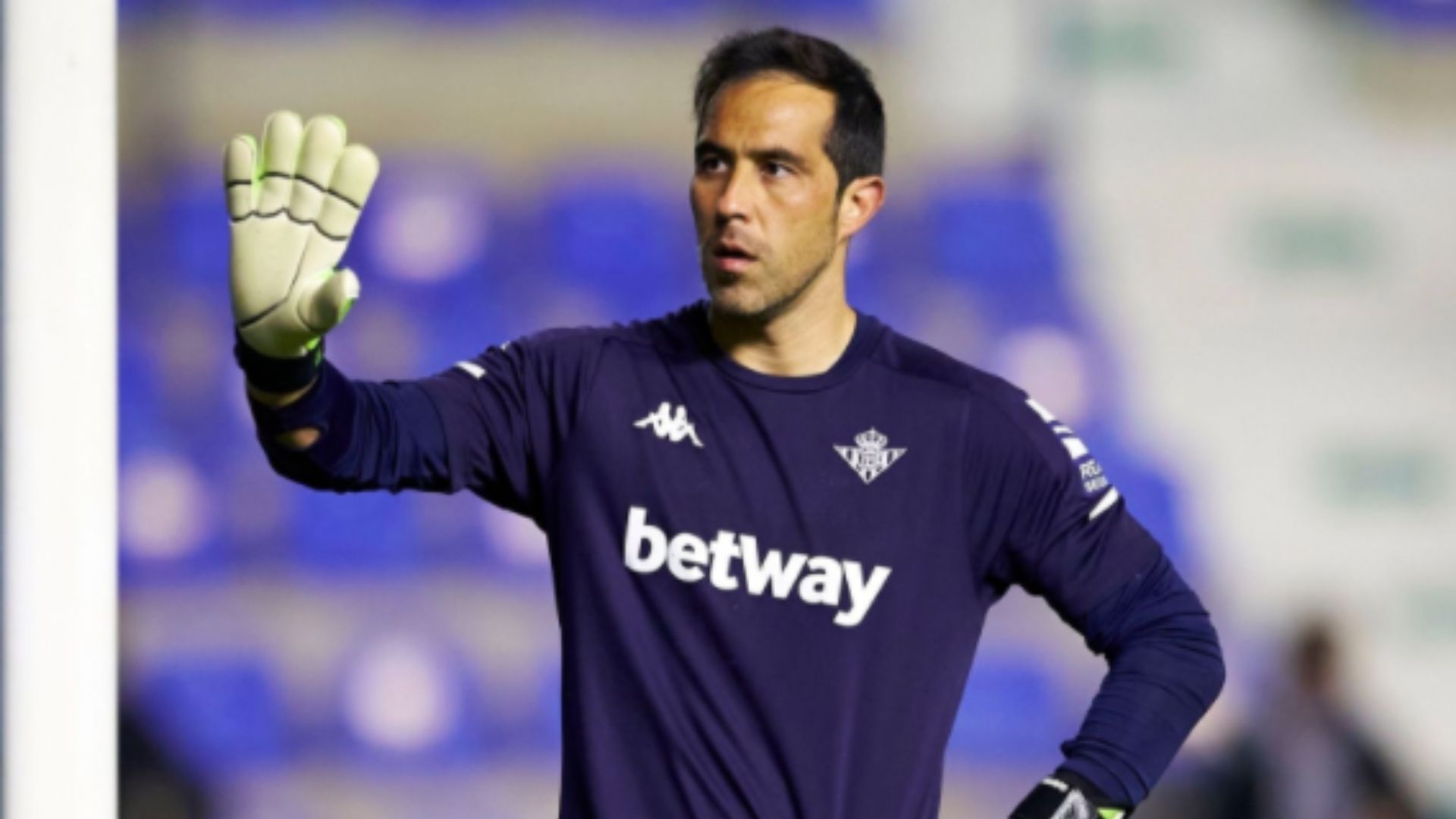 Claudio Bravo 171220 UCAM Murcia Betis