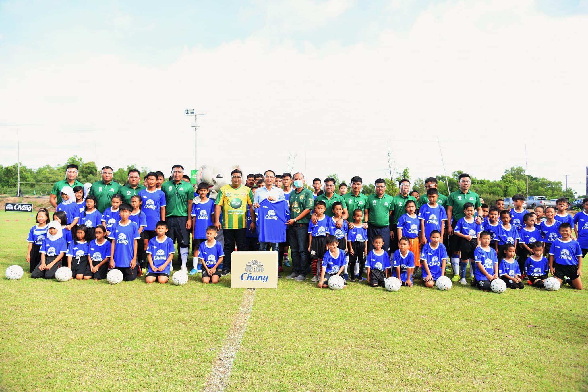 “ช้าง โมบาย ฟุตบอล คลินิก ปีที่ 9” สนามที่ 4