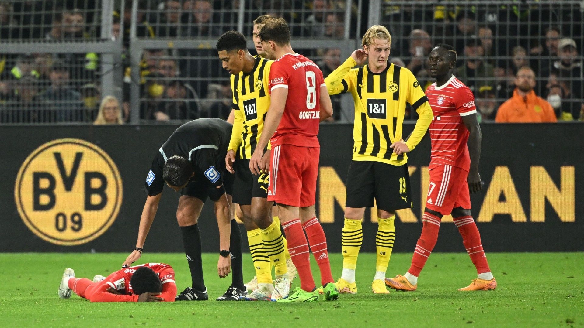 Alphonso Davies injury Bayern Munich Borussia Dortmund 2022-23