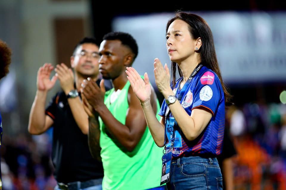 นวลพรรณ ล่ำซำ
