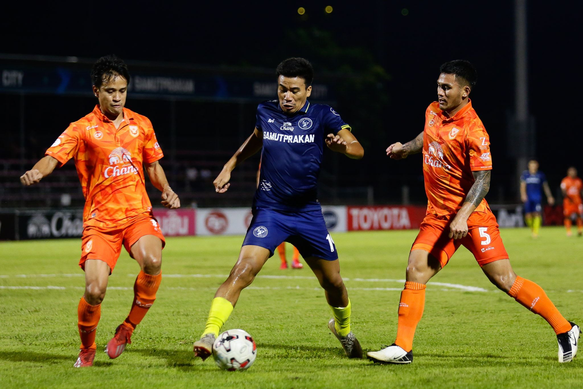 ธีระพล เยาะเย้ย