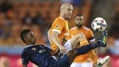 Latif Blessing Philippe Senderos Sporting KC Houston Dynamo MLS