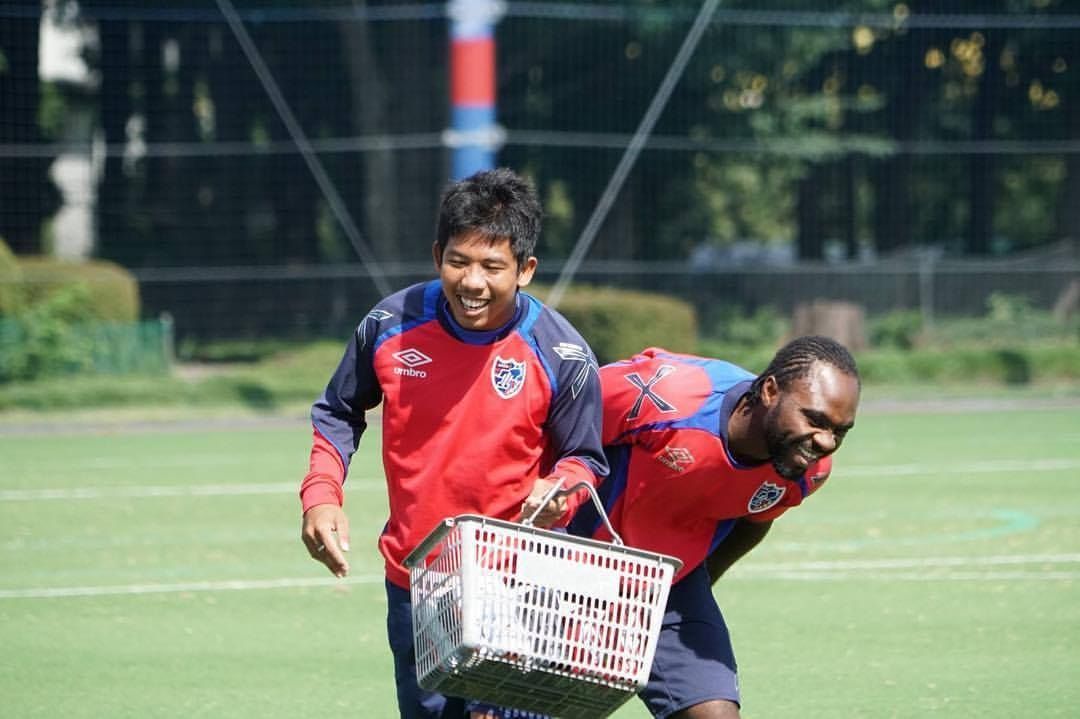 จักรกฤษณ์ เวชภิรมย์, Peter Utaka