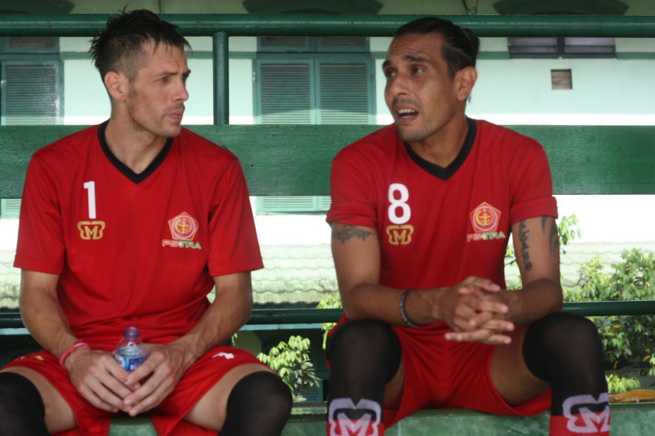 Gustavo Lopez dan Mariano Berriex - PS TIRA