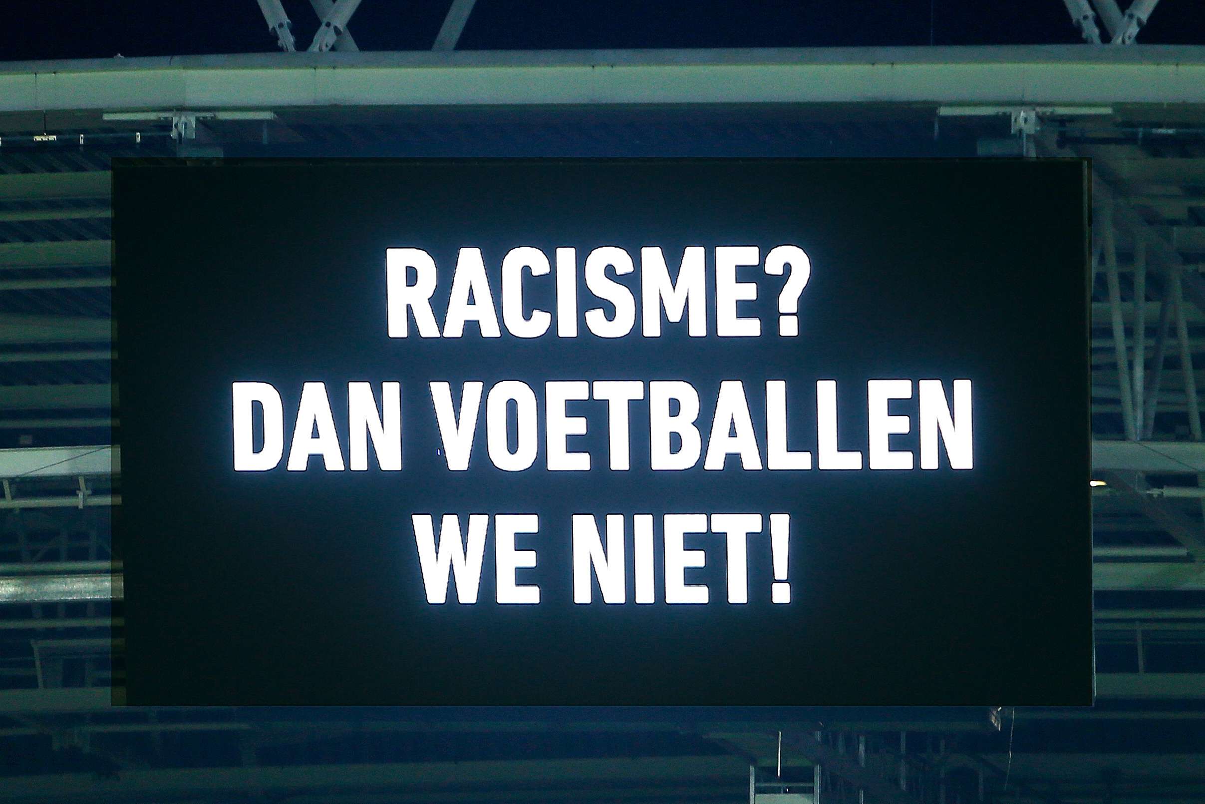 Racisme? Dan voetballen we niet