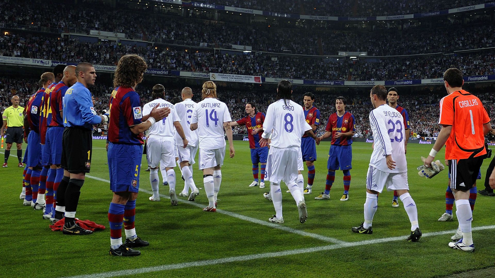 What is a 'pasillo'? The guard of honour Real Madrid refuse to do for  Barcelona in El Clasico | Goal.com Nigeria