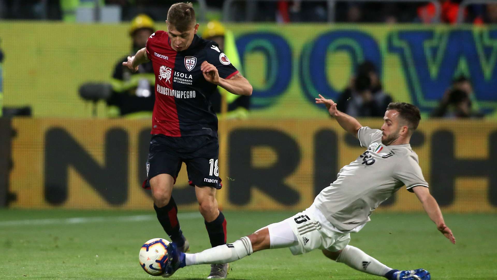 Cagliari Juventus Barella Pjanic