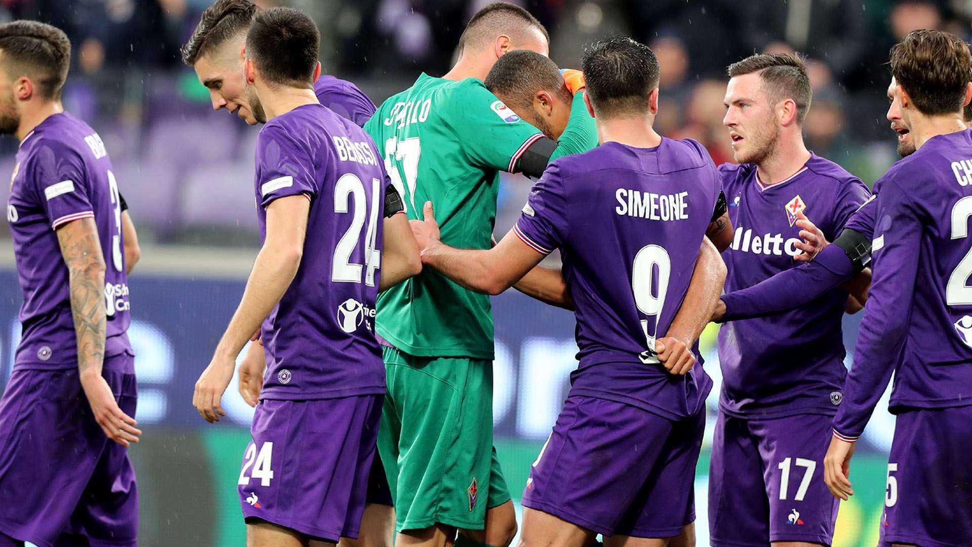 Fiorentina celebrating vs Benevento Serie A