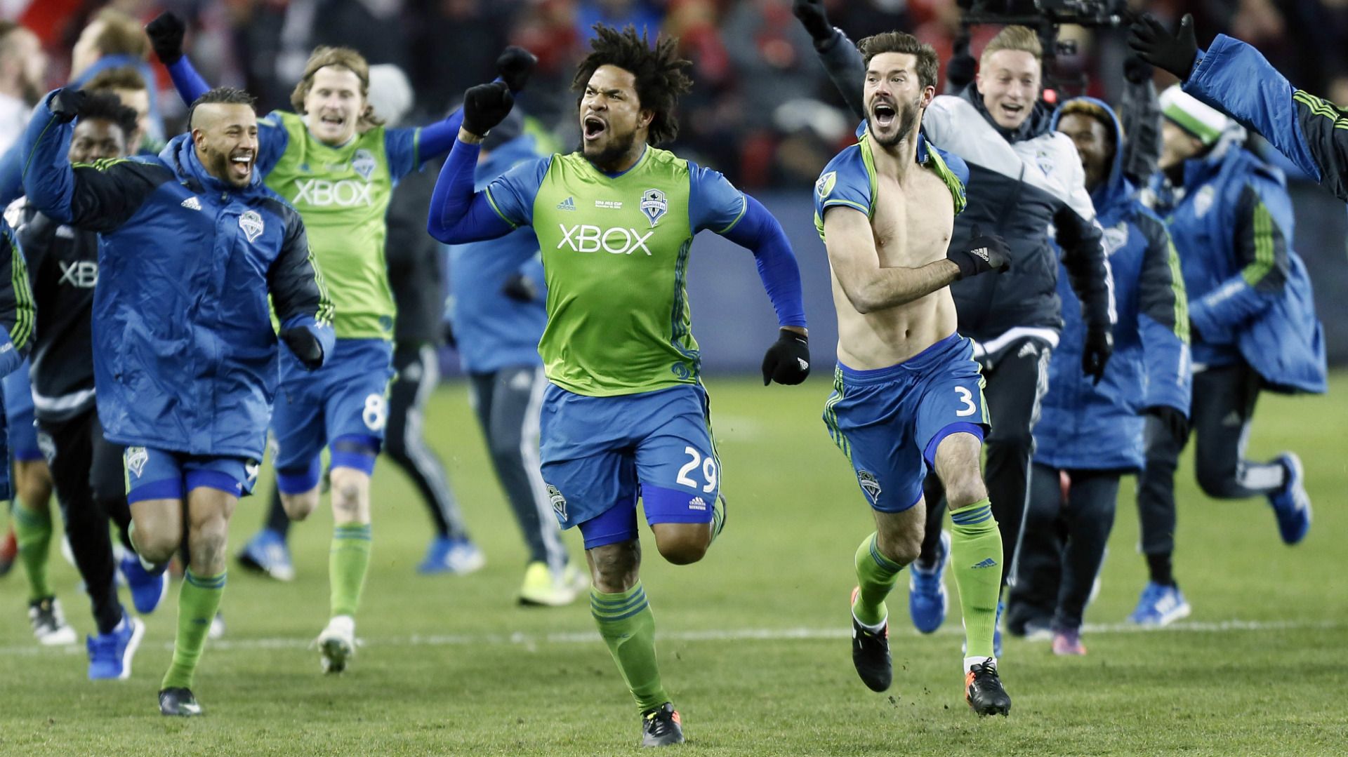 Roman Torres Brad Evans Seattle Sounders MLS Cup final 12102016