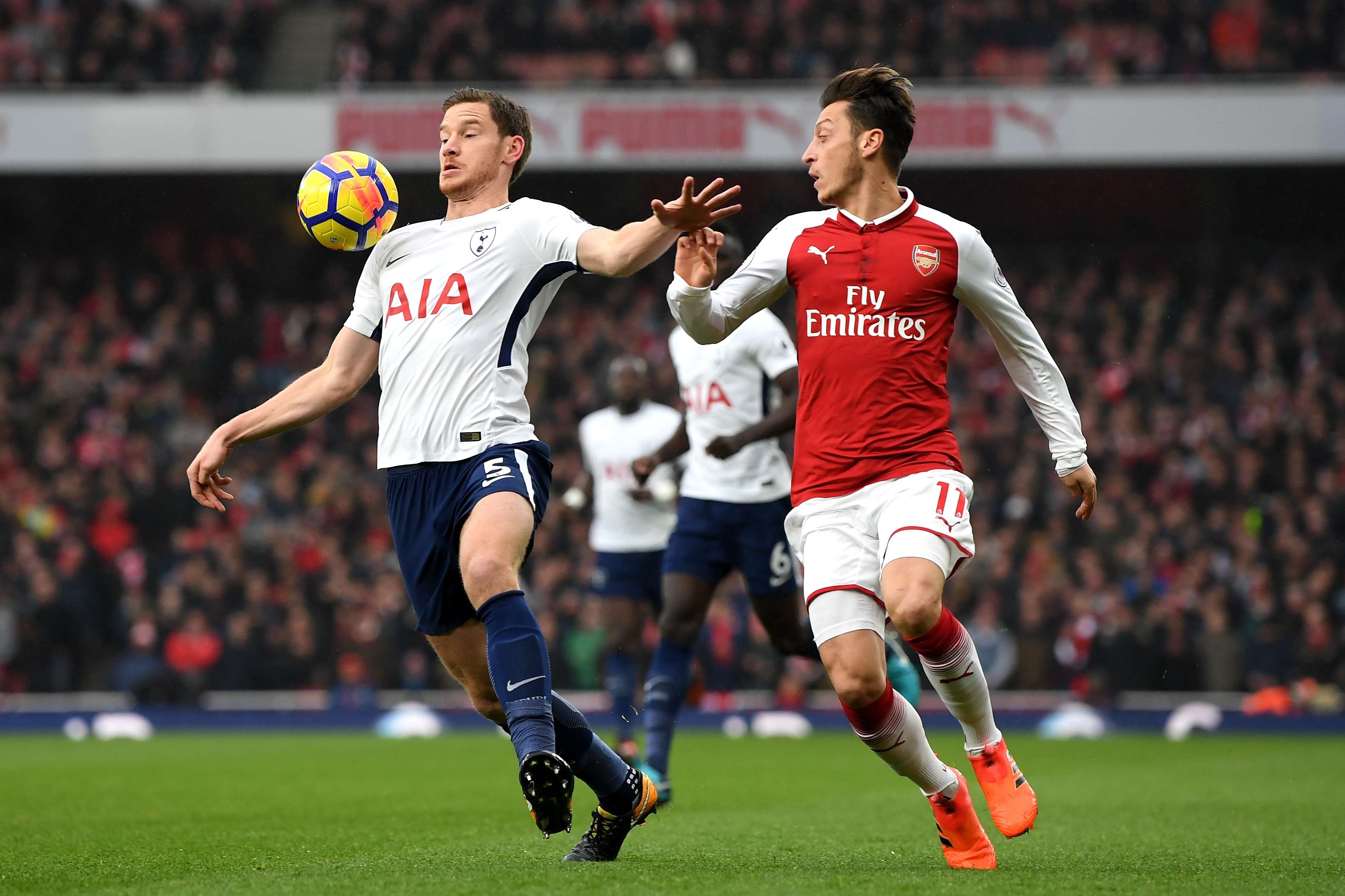 Jan Vertoghen vs Mesut Ozil