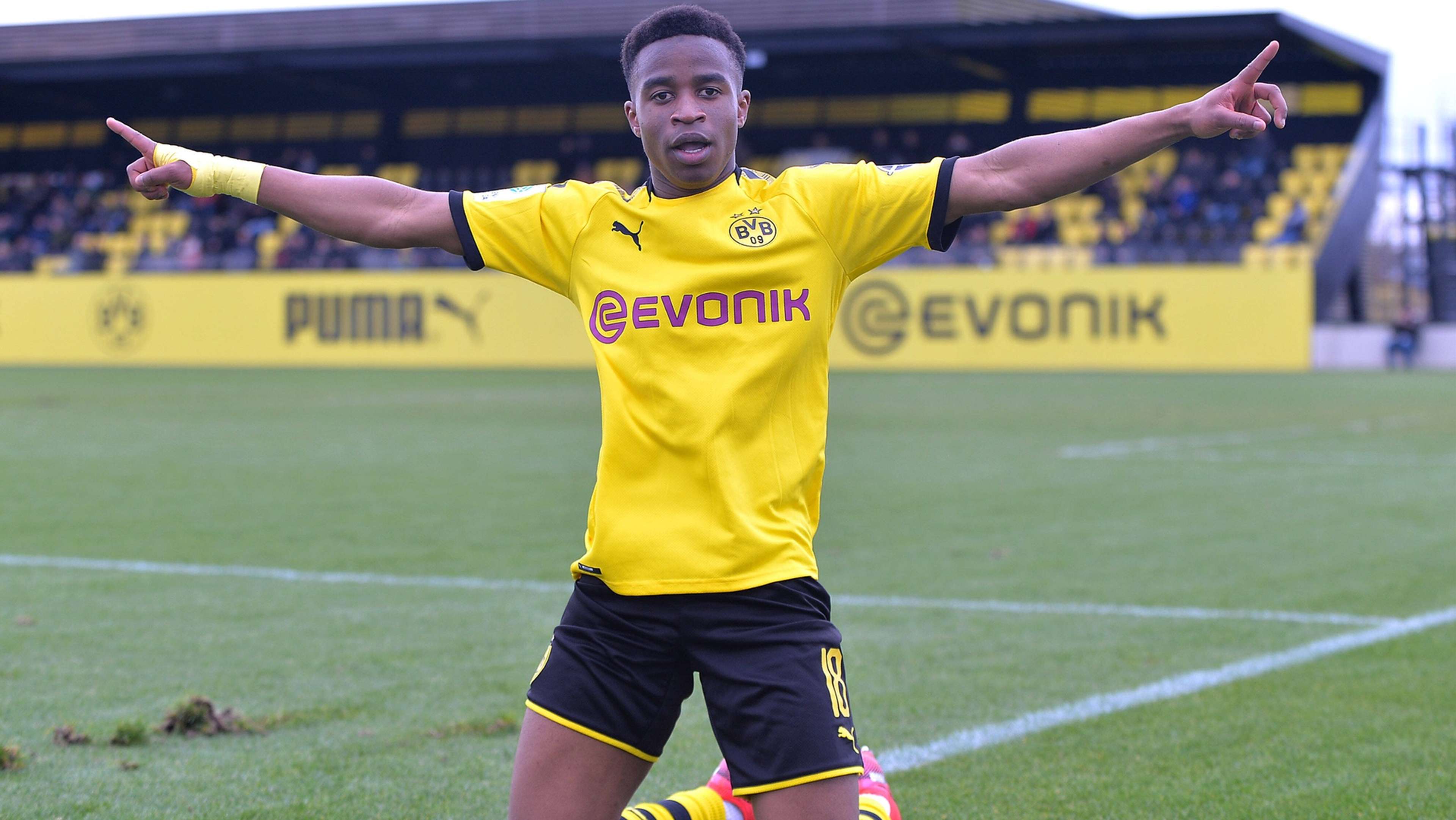 ONLY GERMANY Youssoufa Moukoko Borussia Dortmund 2020