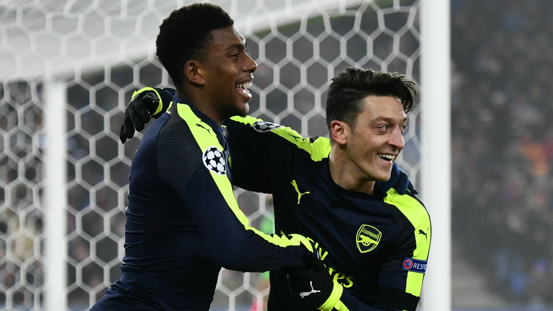 HD Alex Iwobi Mesut Ozil