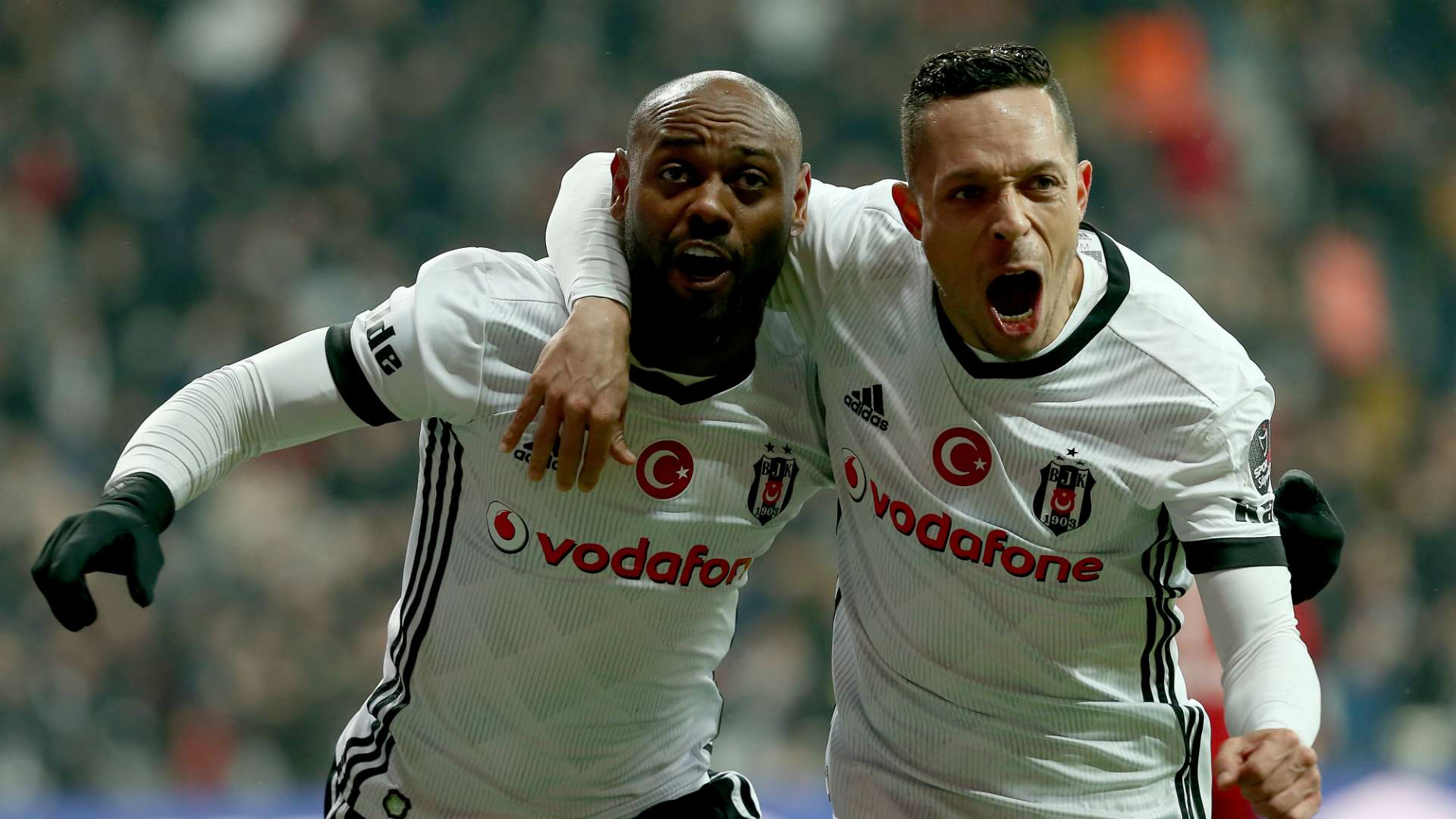 Vagner Love Adriano Besiktas