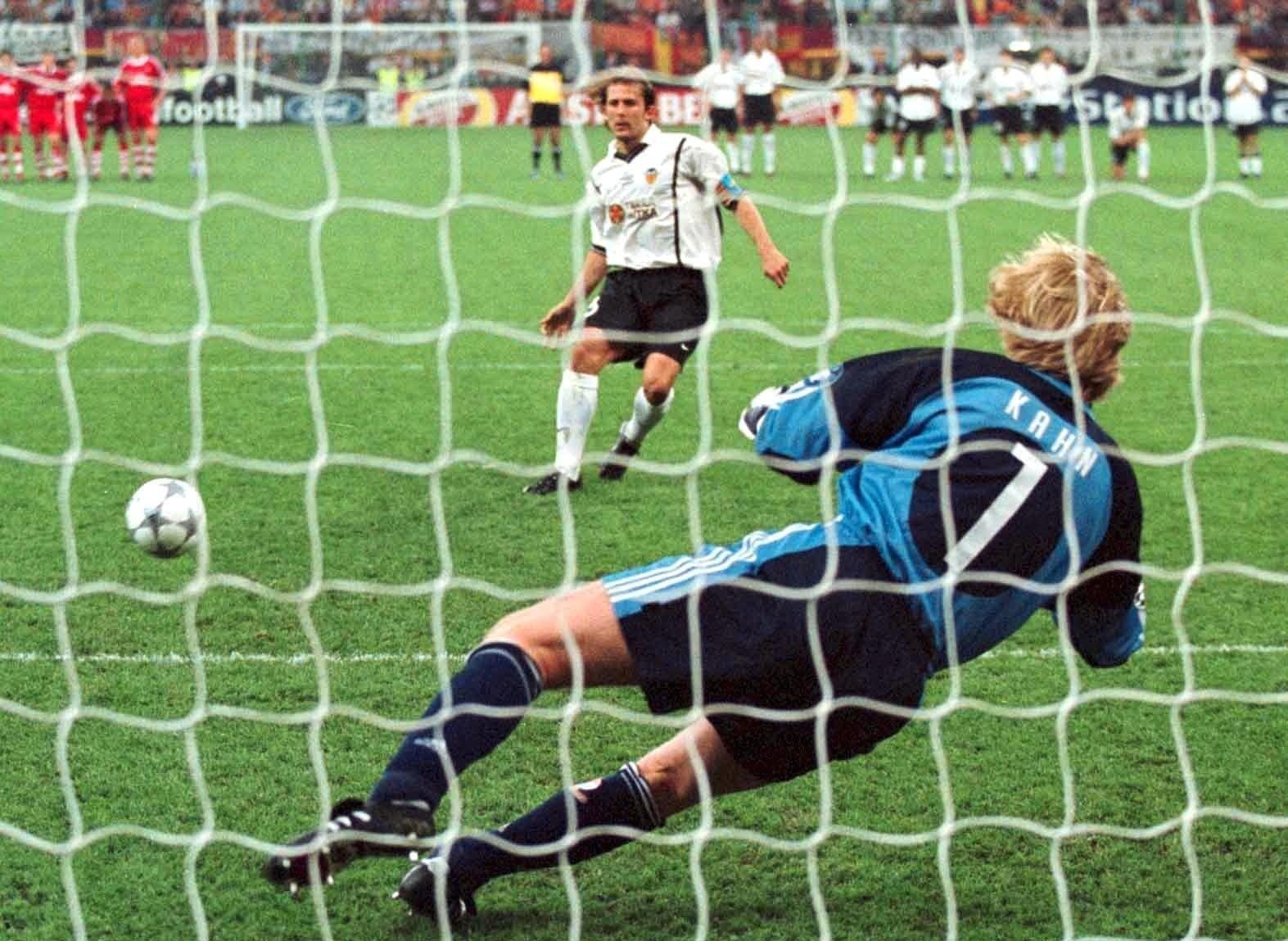 Gaizka Mendieta Oliver Kahn Valencia Bayern Munich 23052001