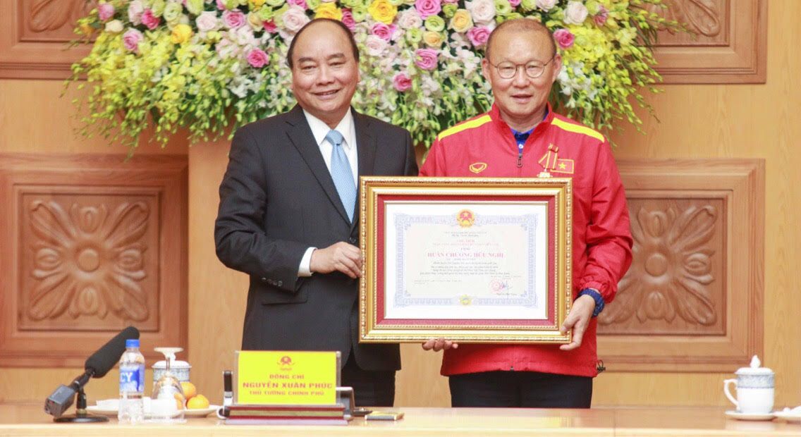 Thủ tướng Nguyễn Xuân Phúc gặp mặt và khen thưởng ĐTQG Việt Nam