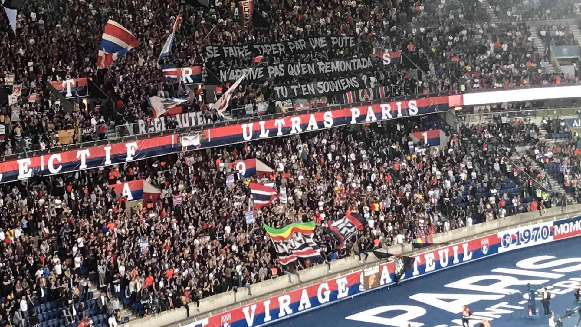 Banderole hostile à Neymar lors de PSG-Nîmes Olympique (3-0, 1ère j. de Ligue 1) le 11 août 2019