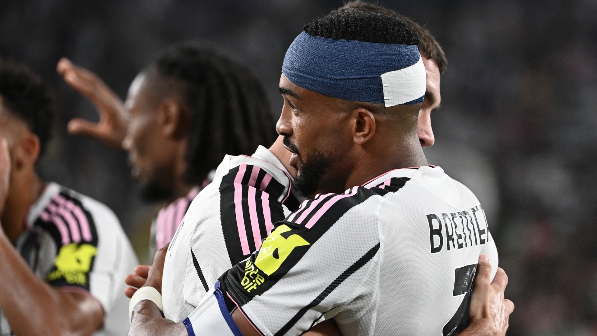 Vlahovic Bremer Juventus