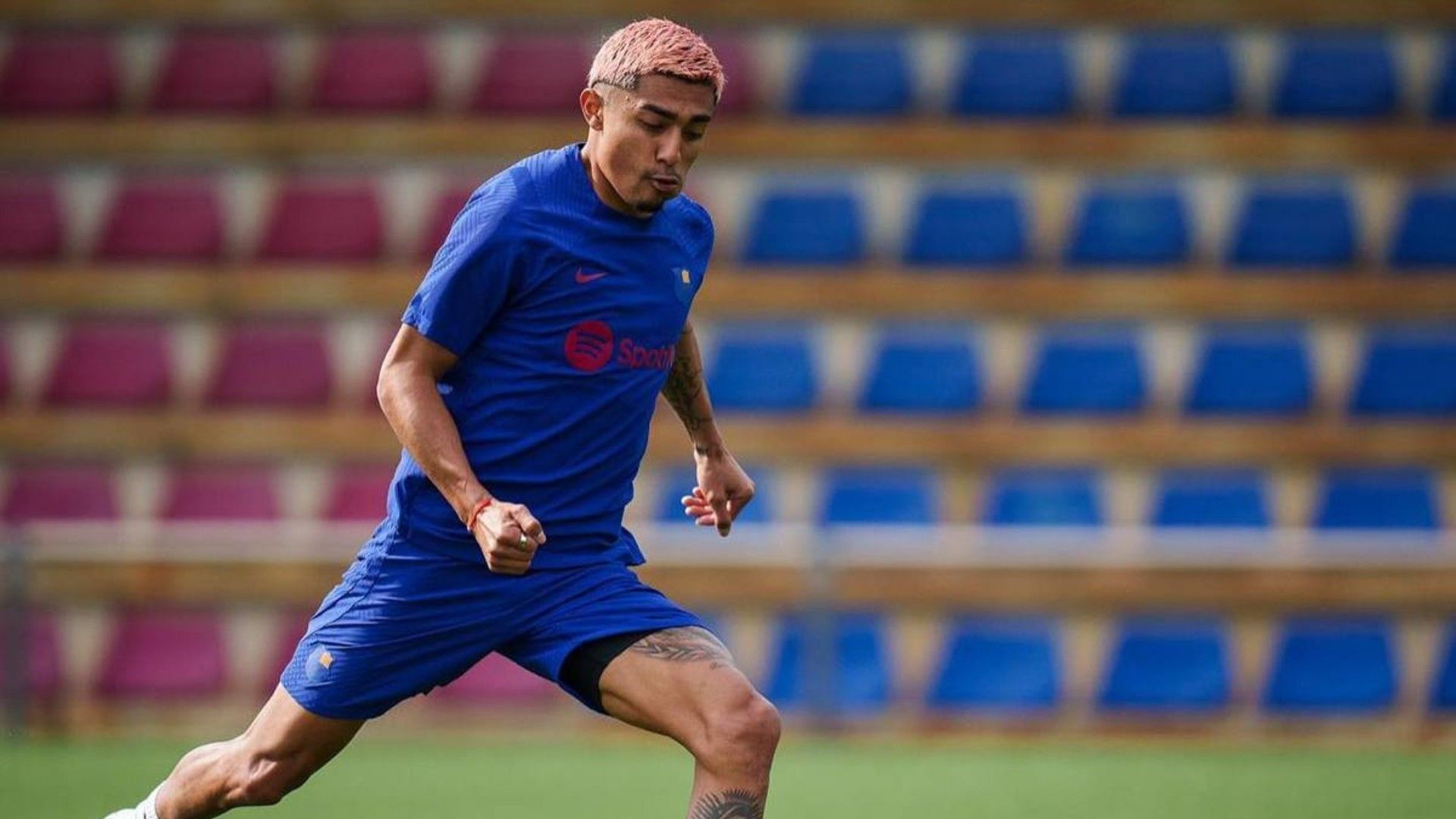 Julián Araujo FC Barcelona 2023