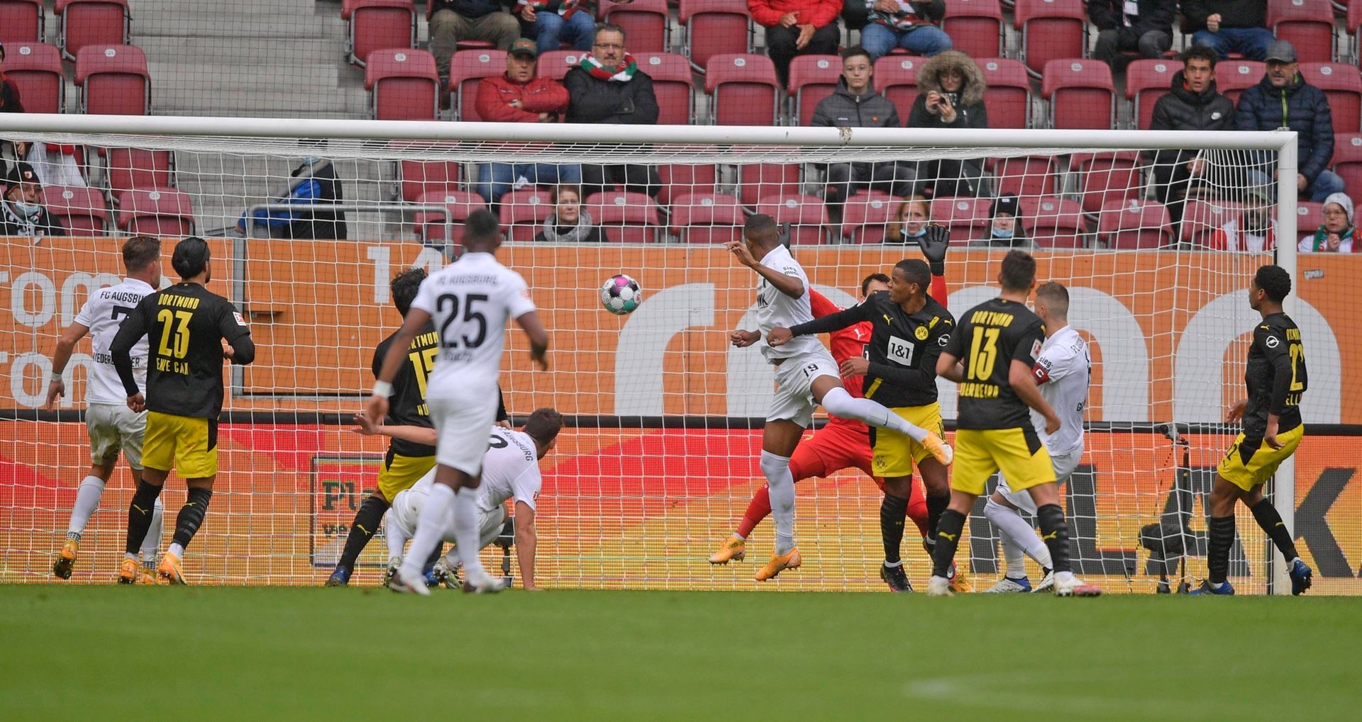 ONLY GERMANY Felix Uduokhai FC Augsburg Borussia Dortmund Bundesliga 26092020