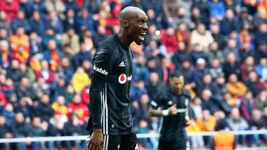 Atiba Hutchinson Besiktas 322019
