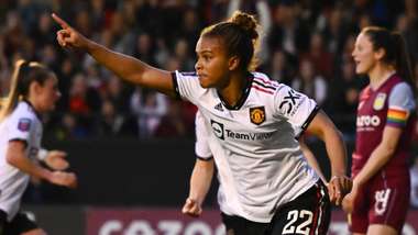 Nikita Parris Aston Villa Manchester United 2022-23
