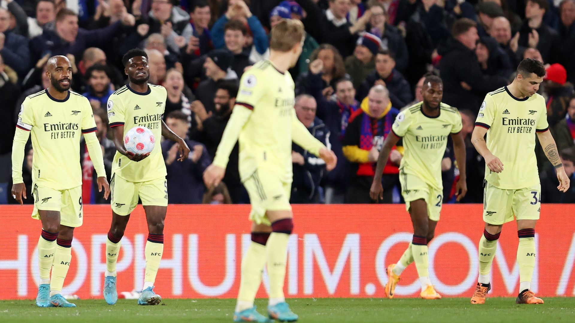 Arsenal react to Crystal Palace goal, Premier League 2021-22