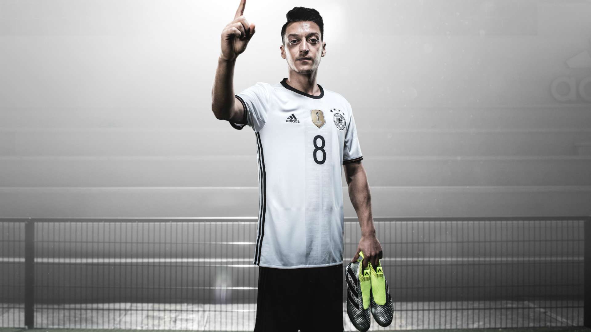 Mesut Ozil Adidas