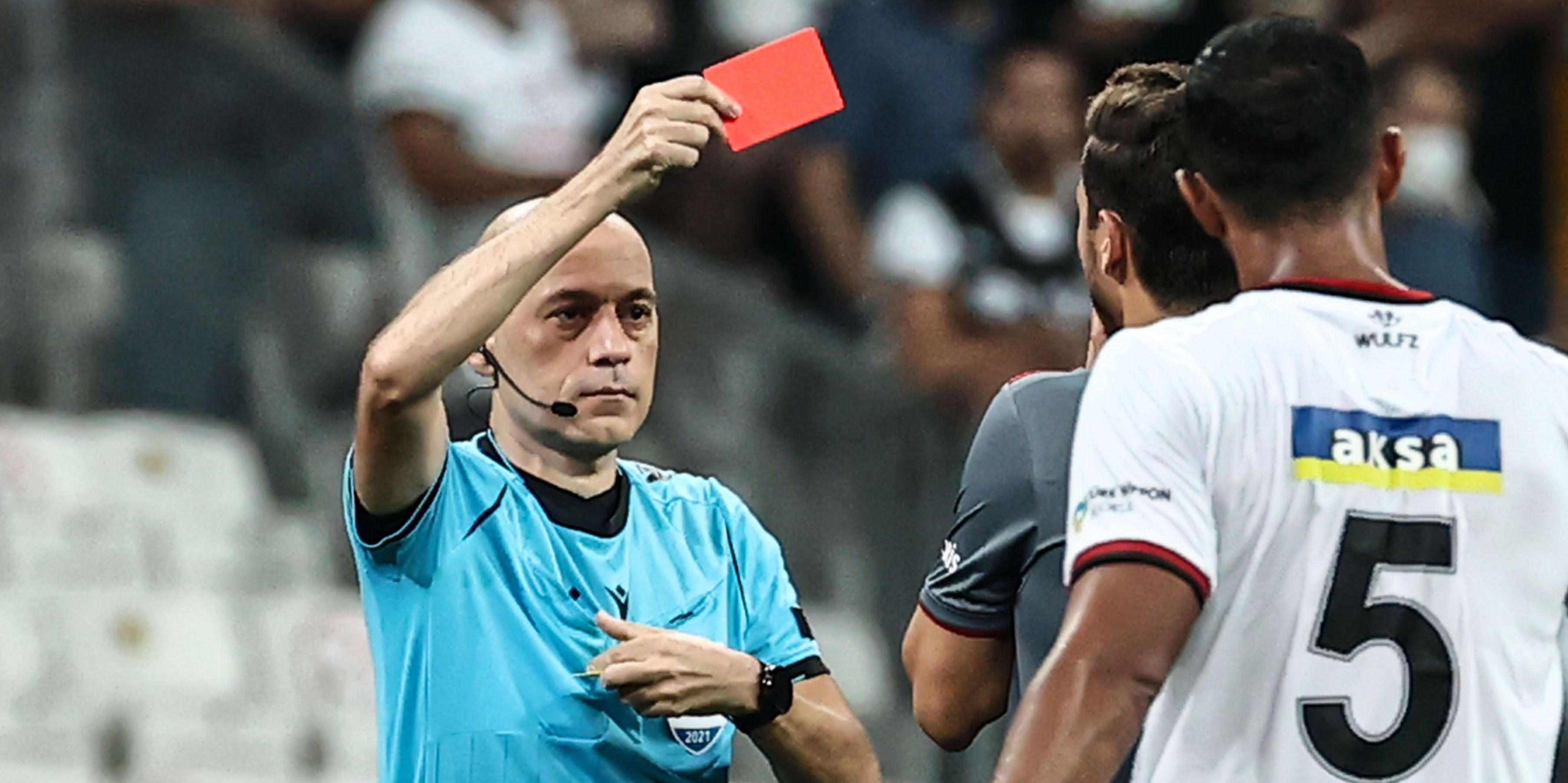 Cuneyt Cakir Besiktas Karagumruk 08/28/21