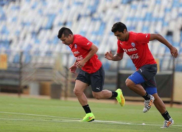 Gonzalo Jara - Gary Medel