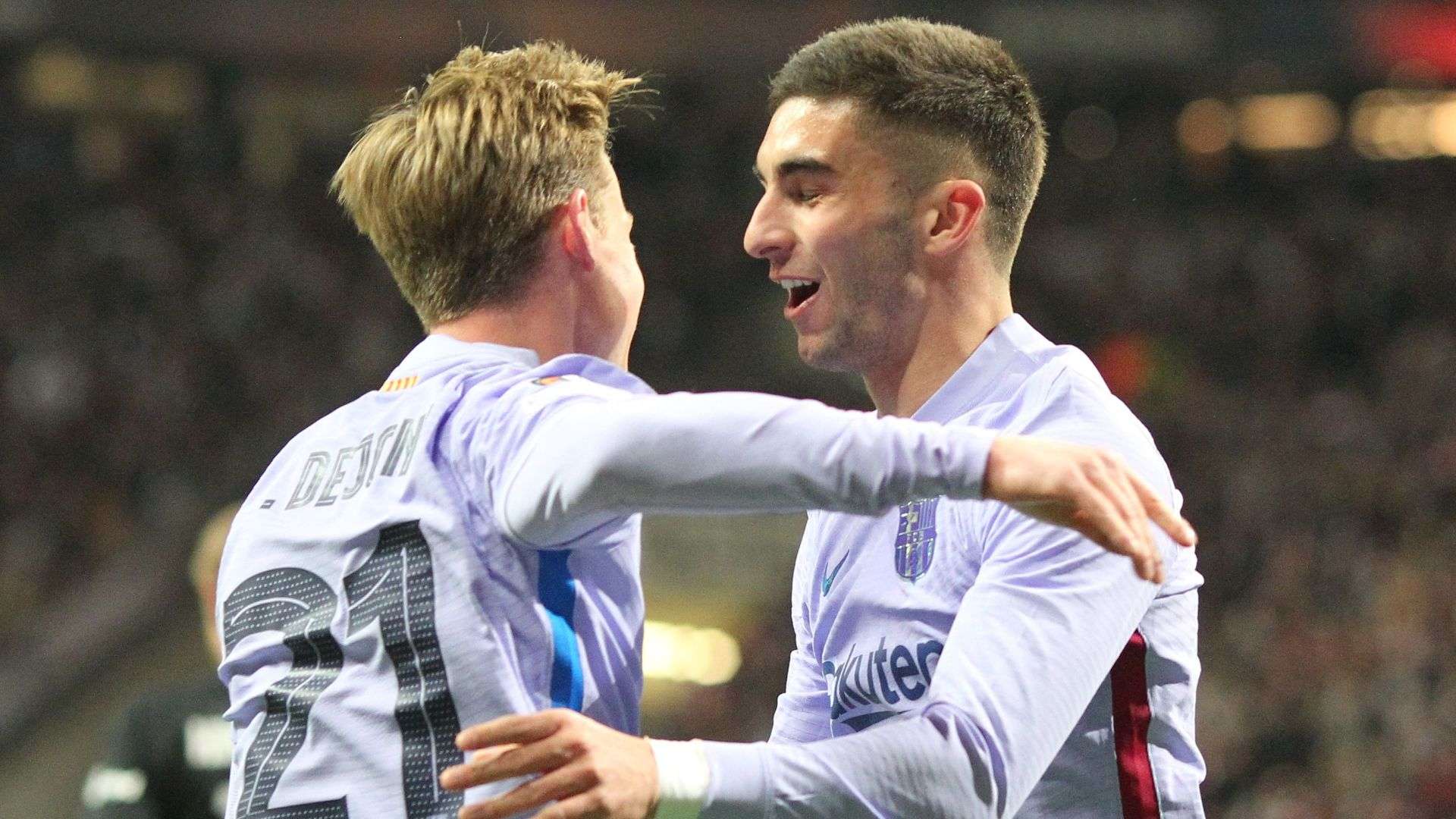 Frenkie De Jong & Ferran Torres - Frankfurt vs Barcelona Europa League 07042022