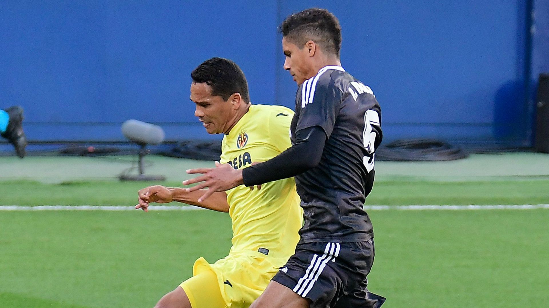 Carlos Bacca Raphael Varane Villarreal Real Madrid LaLiga