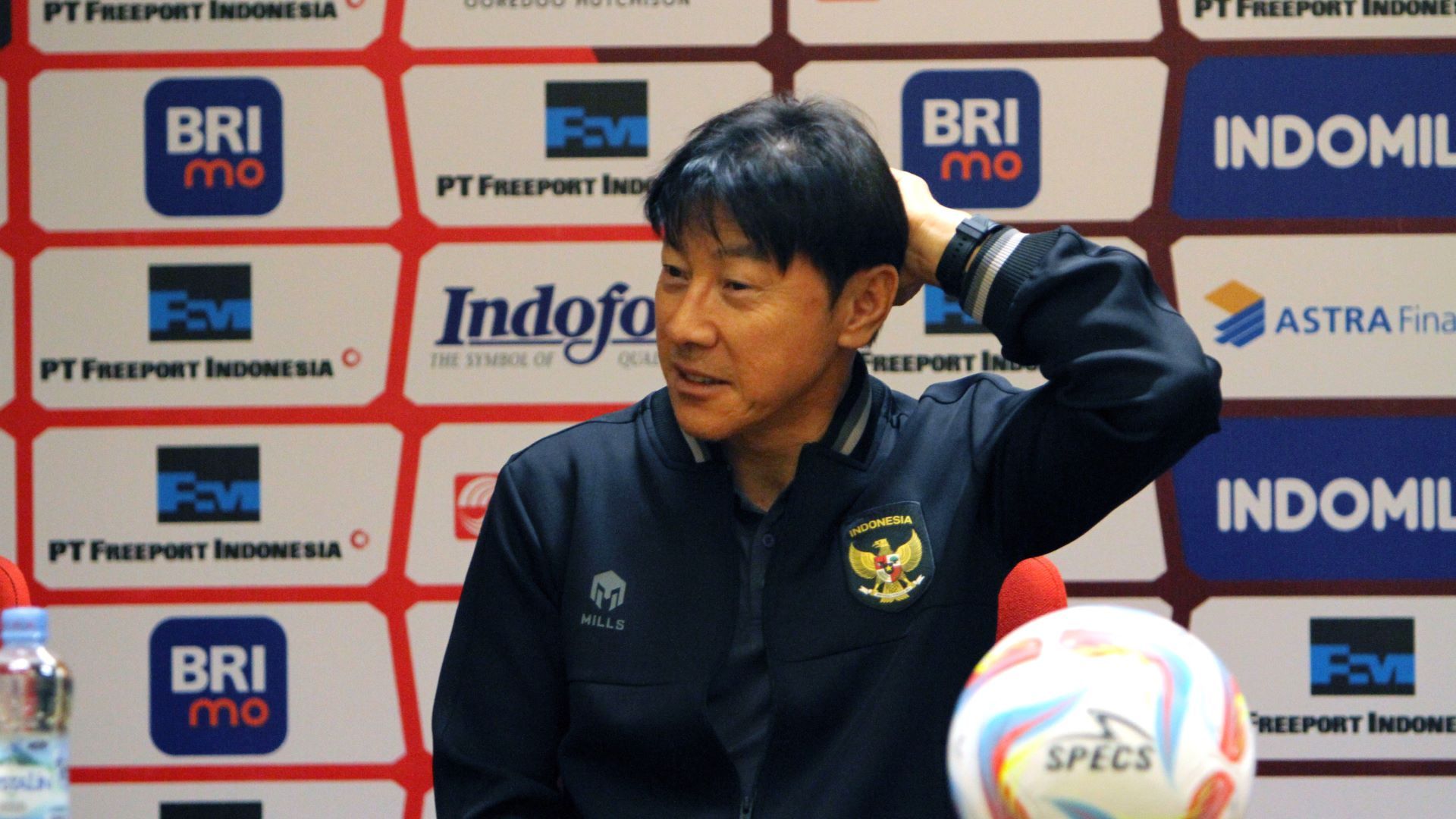 Shin Tae-yong - Timnas Indonesia (Garuk Kepala)