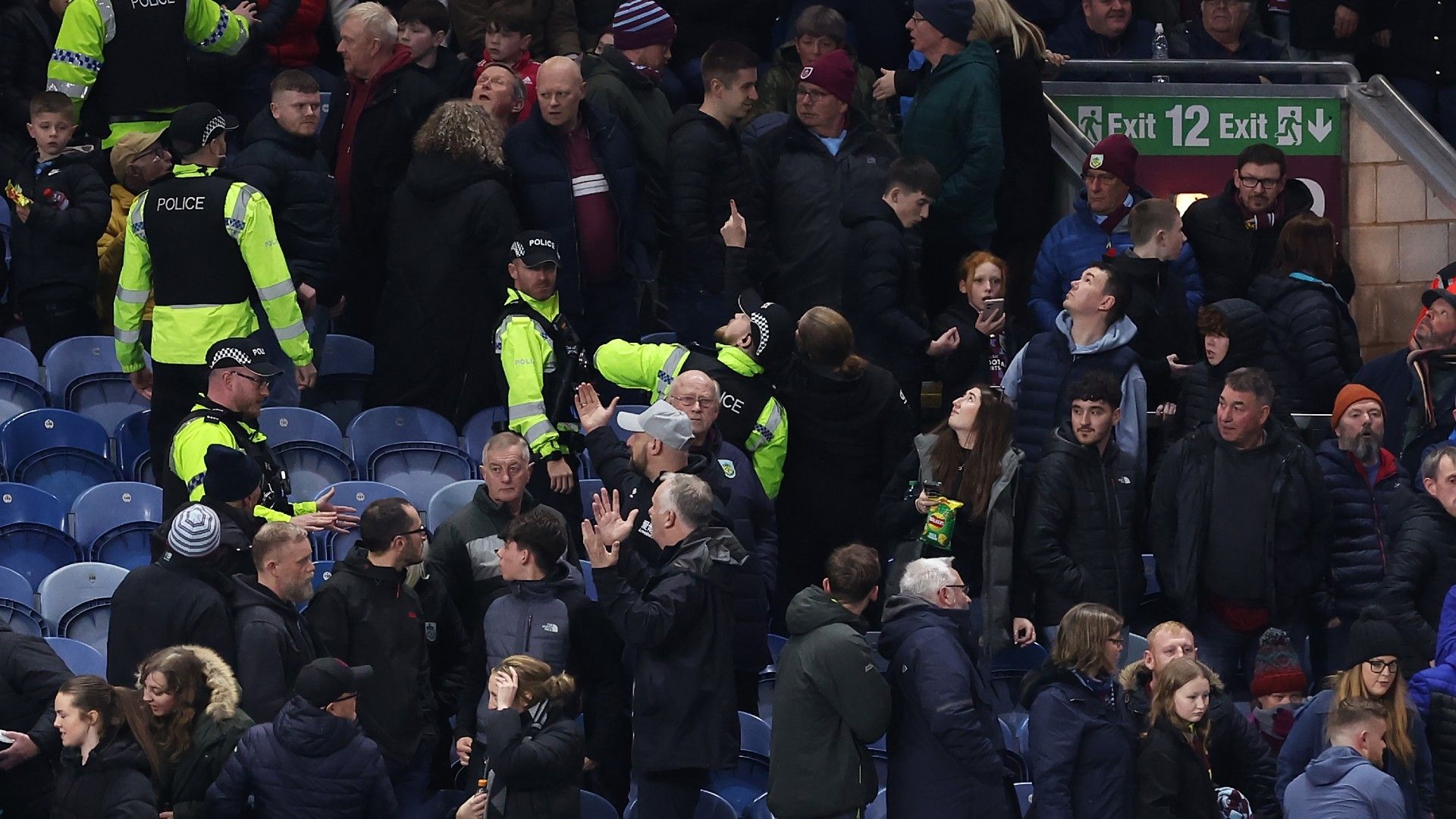 Burnley Turf Moor vs Wolves