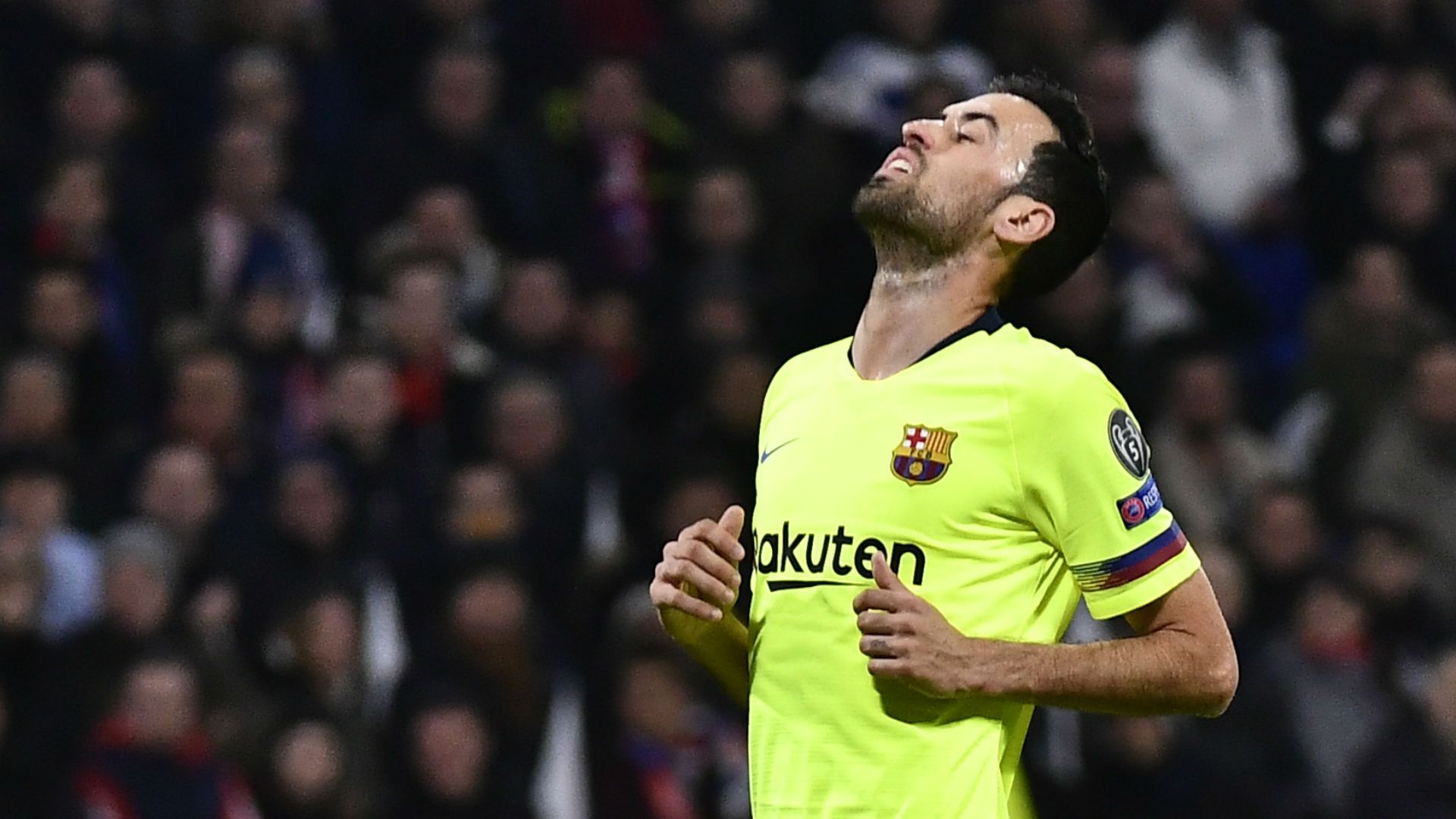 Sergio Busquets Lyon Barcelona Champions League 19022018