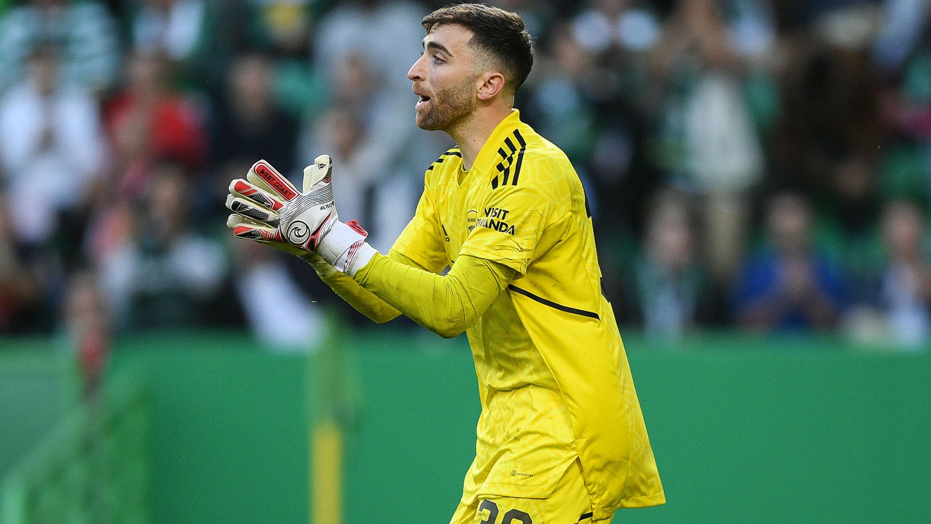 Matt Turner Arsenal Sporting CP