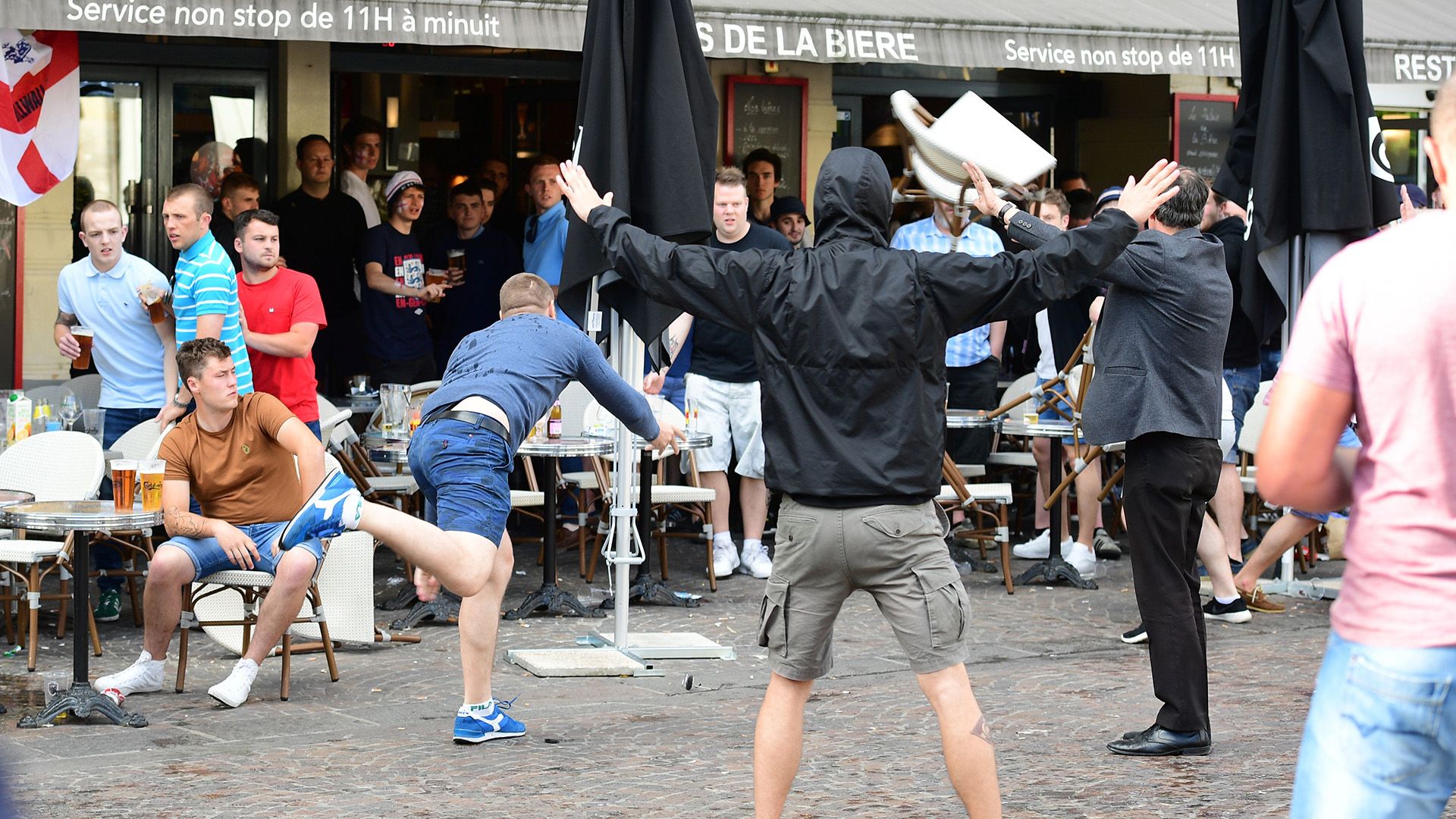 Russia England fan violence Lille Euro 2016
