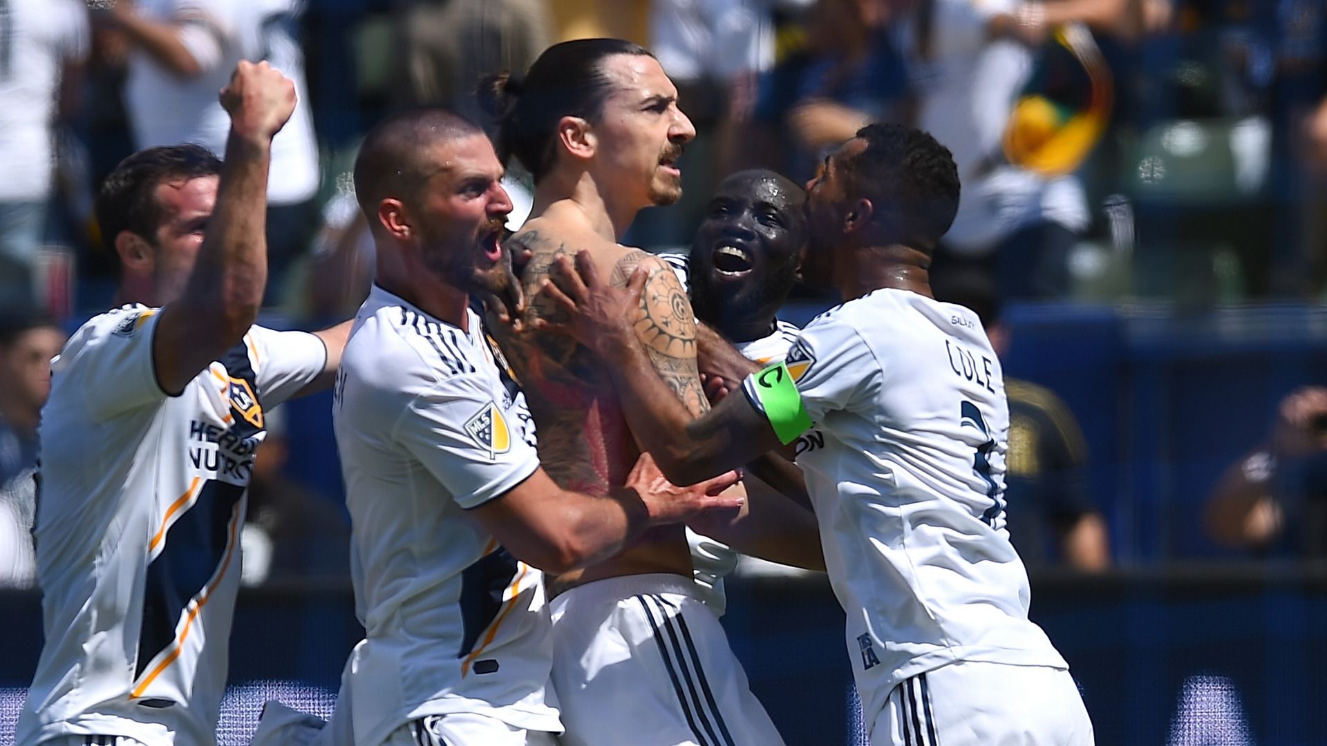 Ashley Cole Zlatan Ibrahimovic