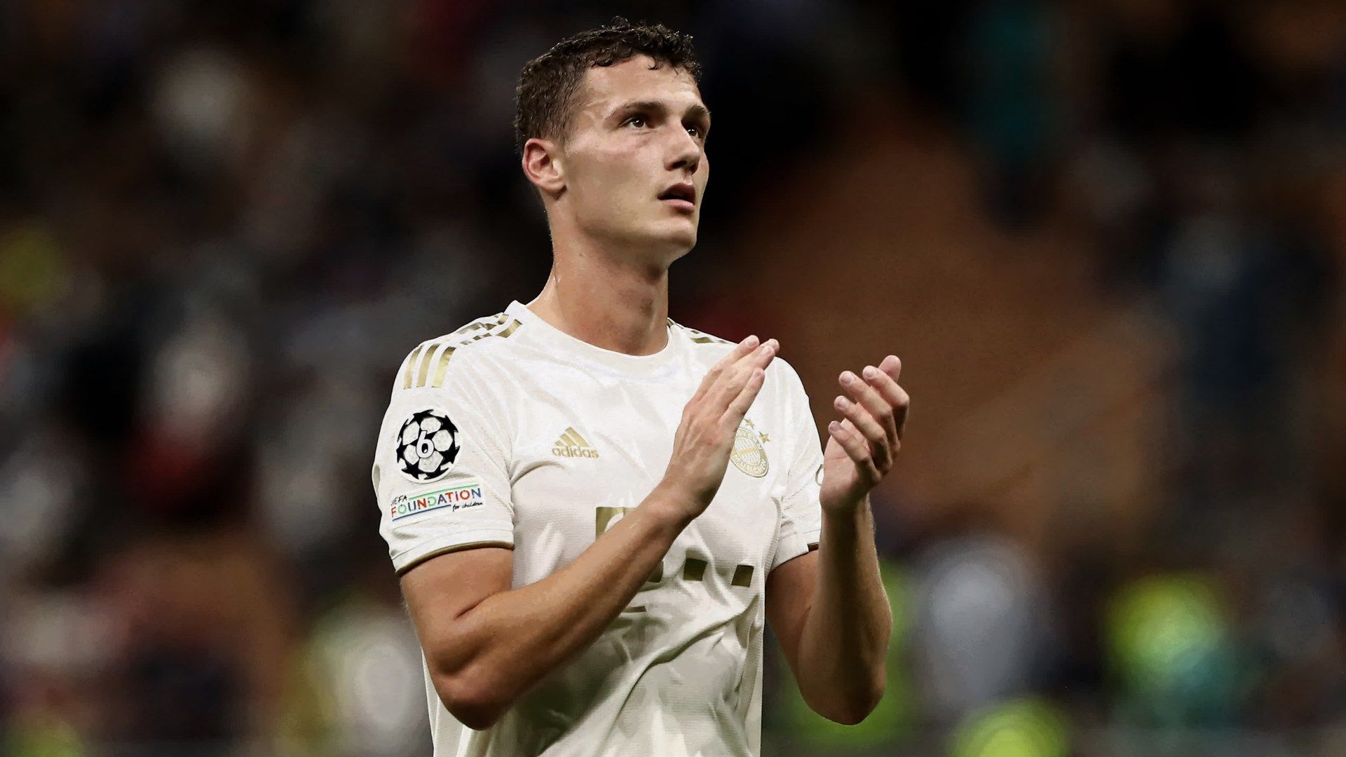 Benjamin Pavard Bayern 2022-23