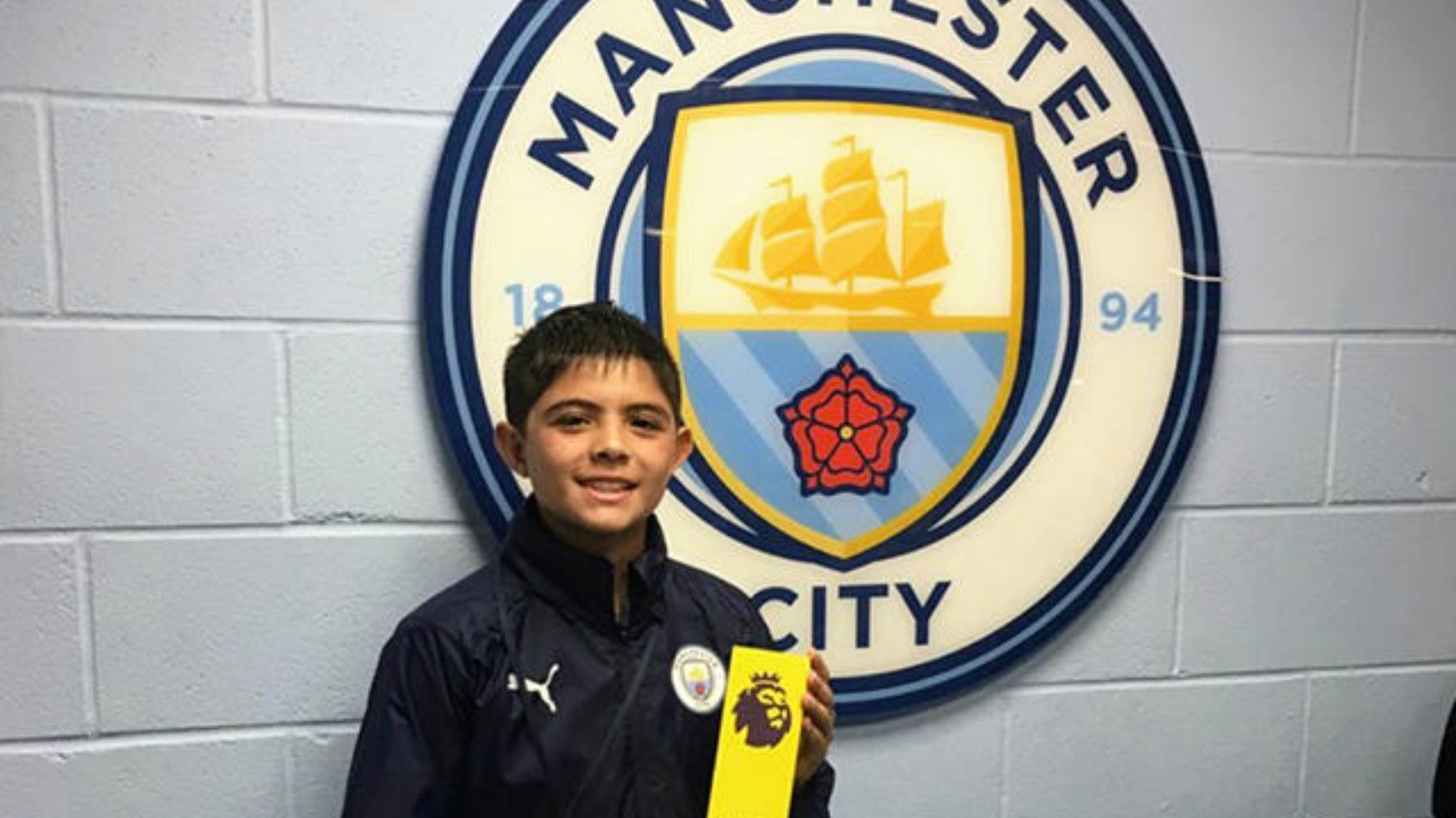 Billy Macías Manchester City