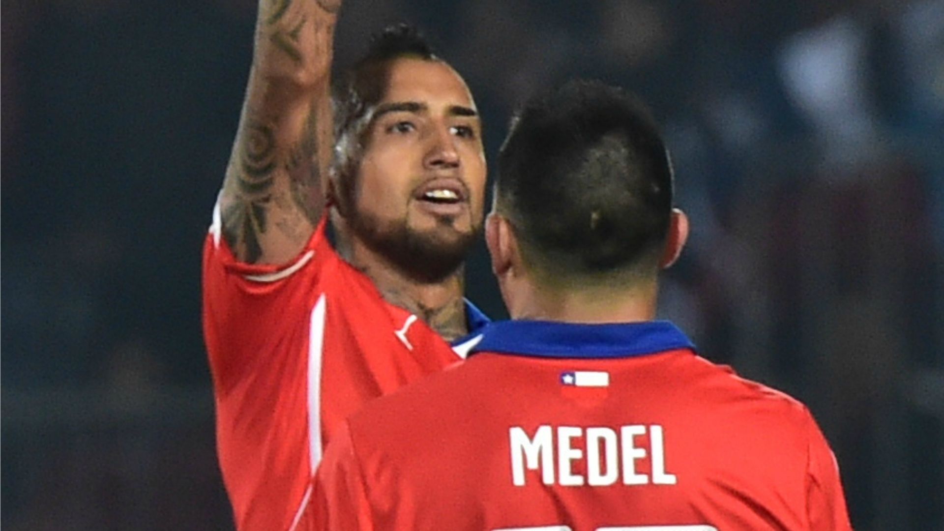 Arturo Vidal, Gary Medel