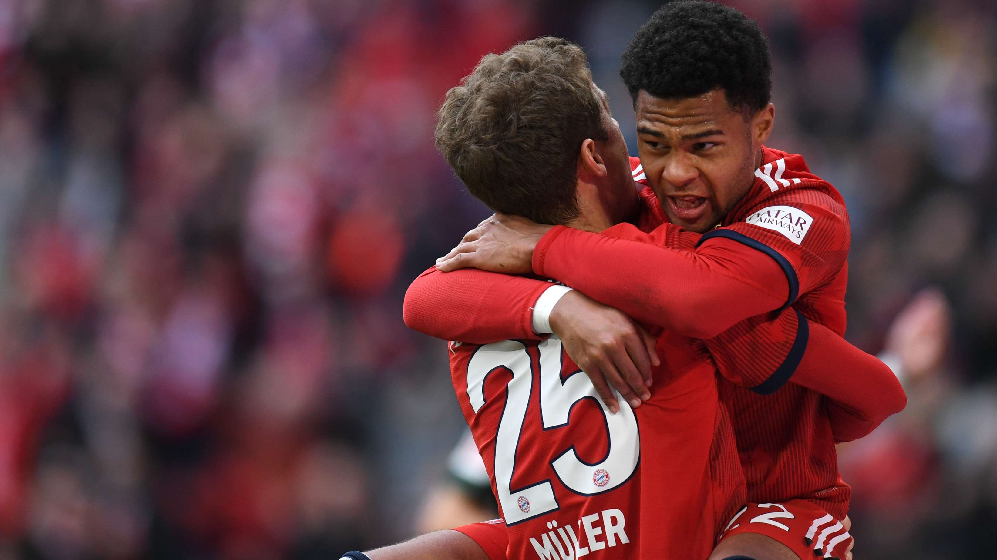 Thomas Müller Serge Gnabry FC BAyern München