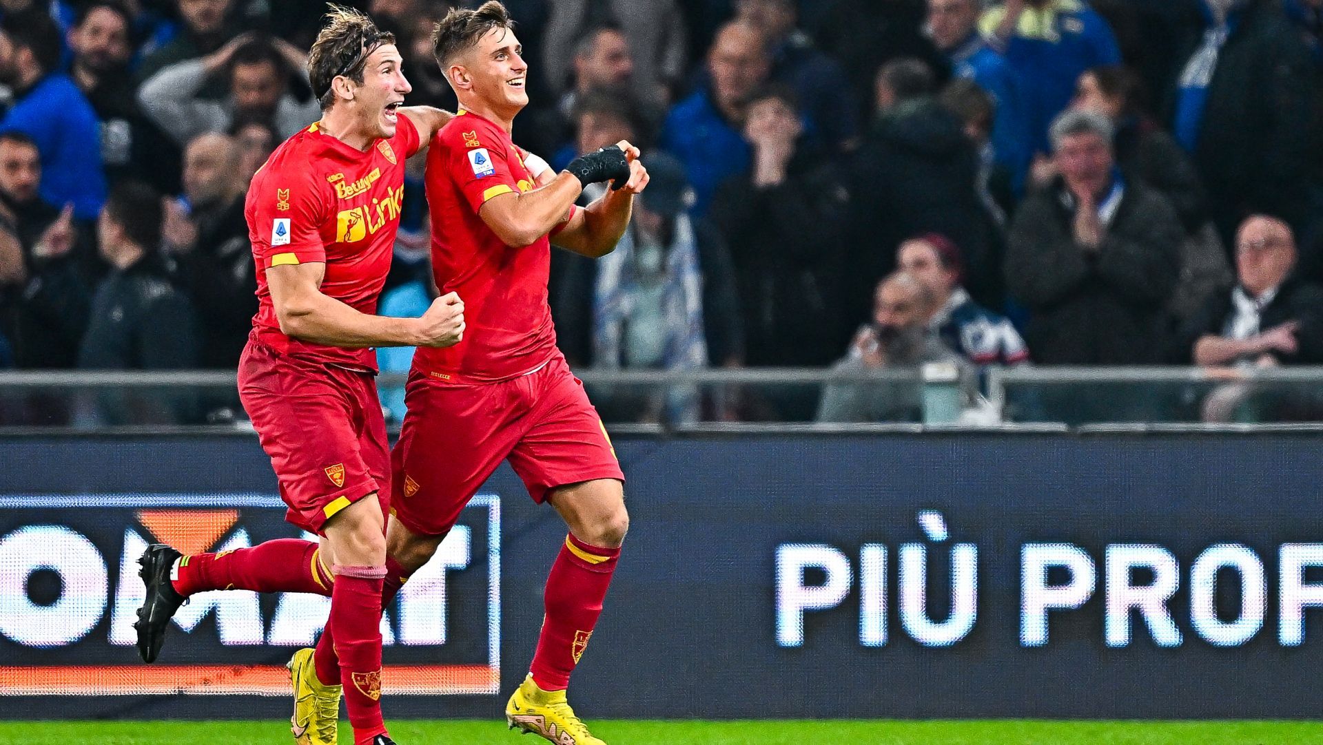 Lorenzo Colombo Lecce celebrating 2022 2023