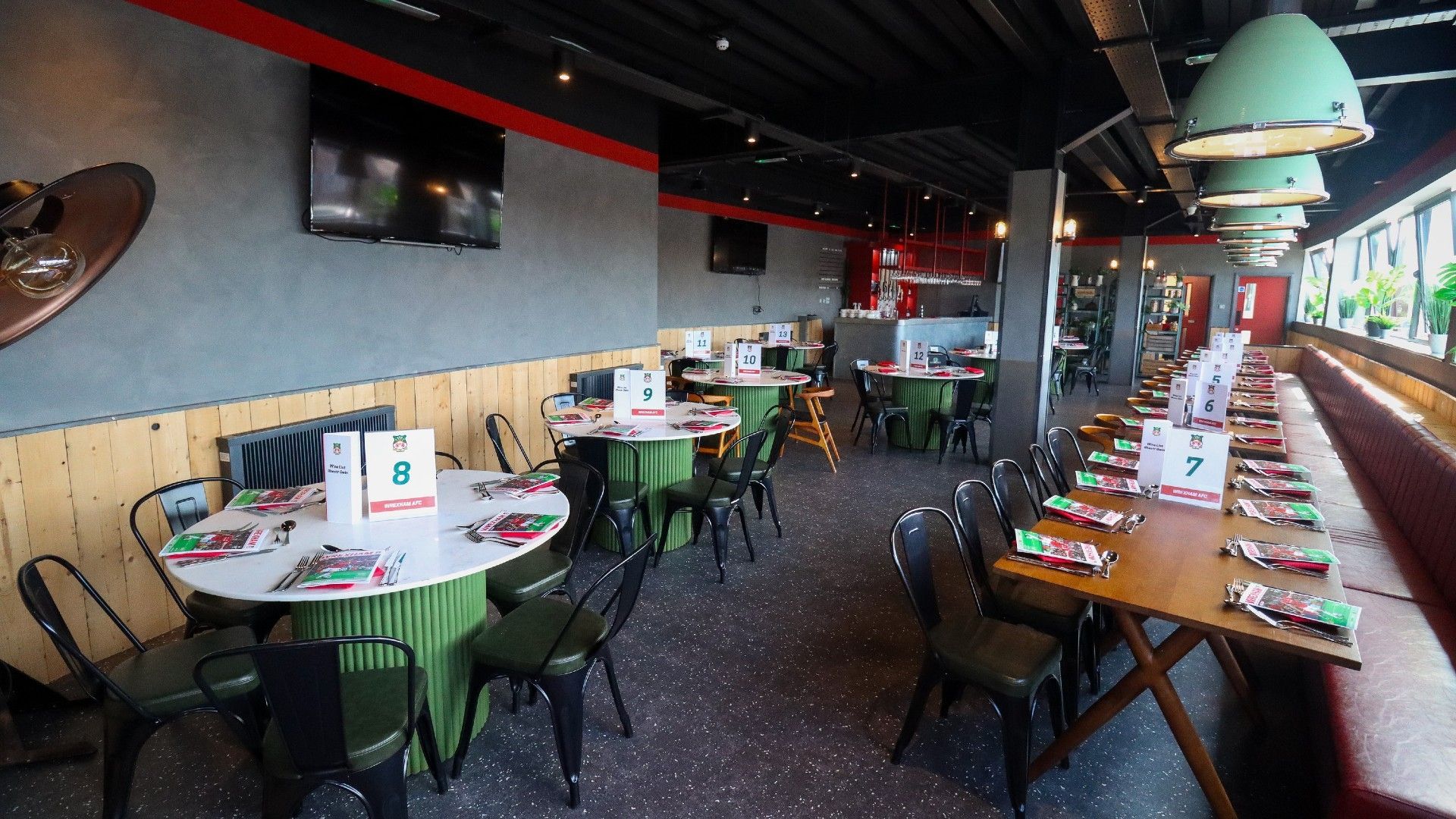 Racecourse bar/restaurant