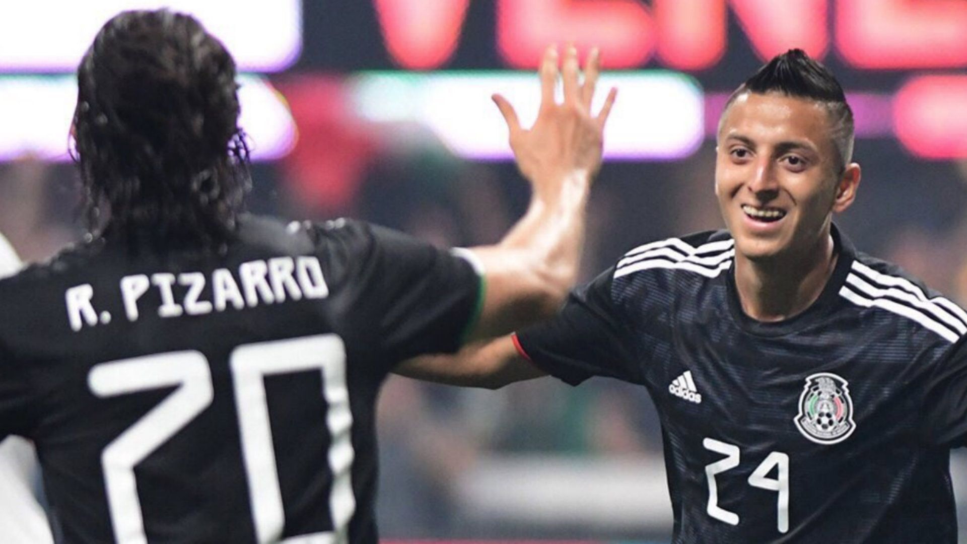 Rodolfo Pizarro Roberto Alvarado Selección mexicana 050619