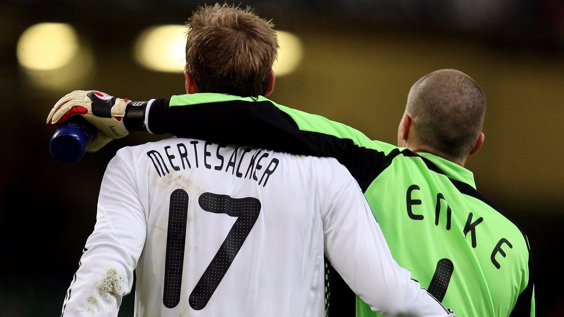 2017-11-10 2009 MERTESACKER ENKE