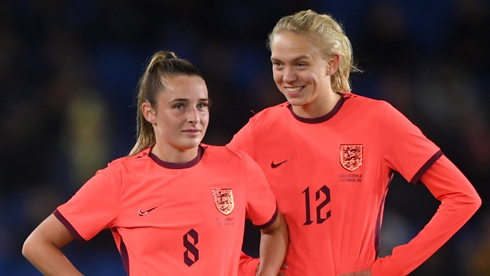 Ella Toone Esme Morgan England Women 2022