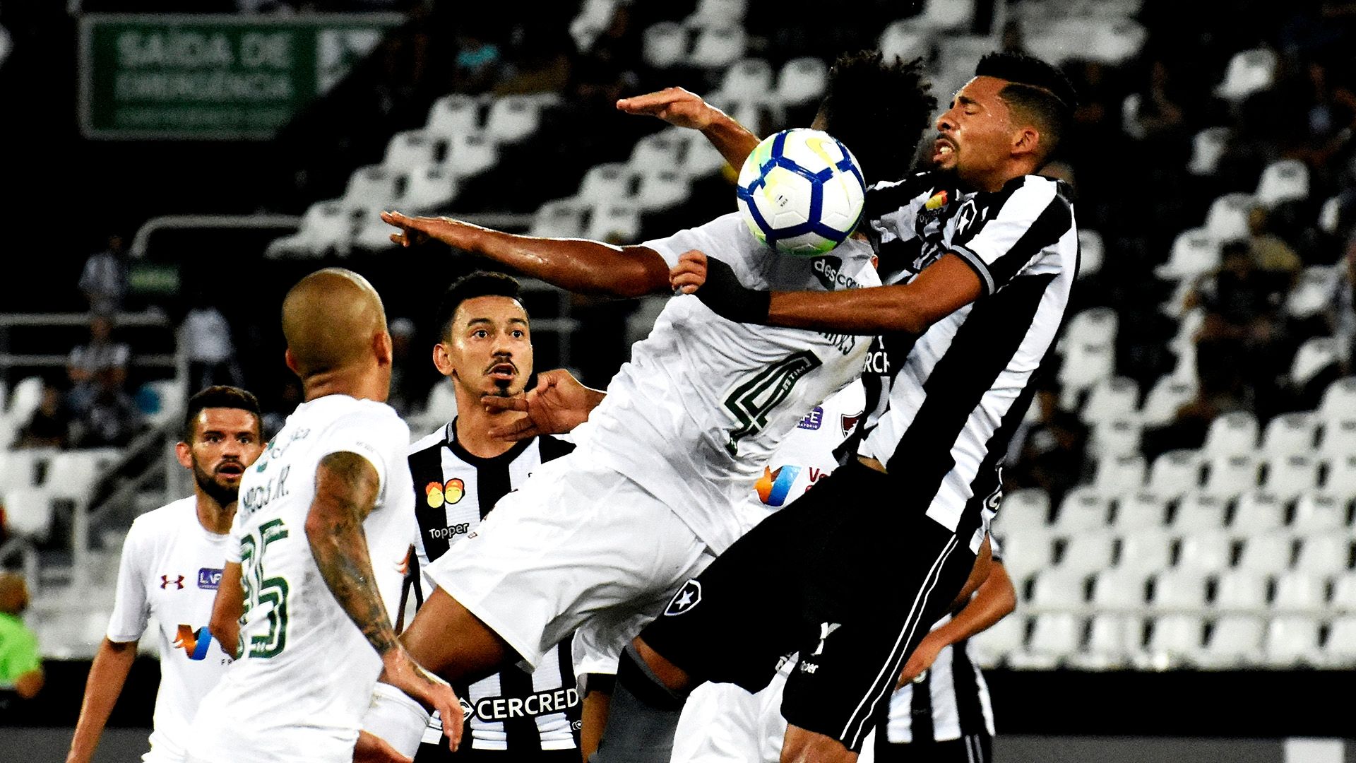 Kieza Renato Chaves Botafogo Fluminense Brasileirao Serie A 14052018
