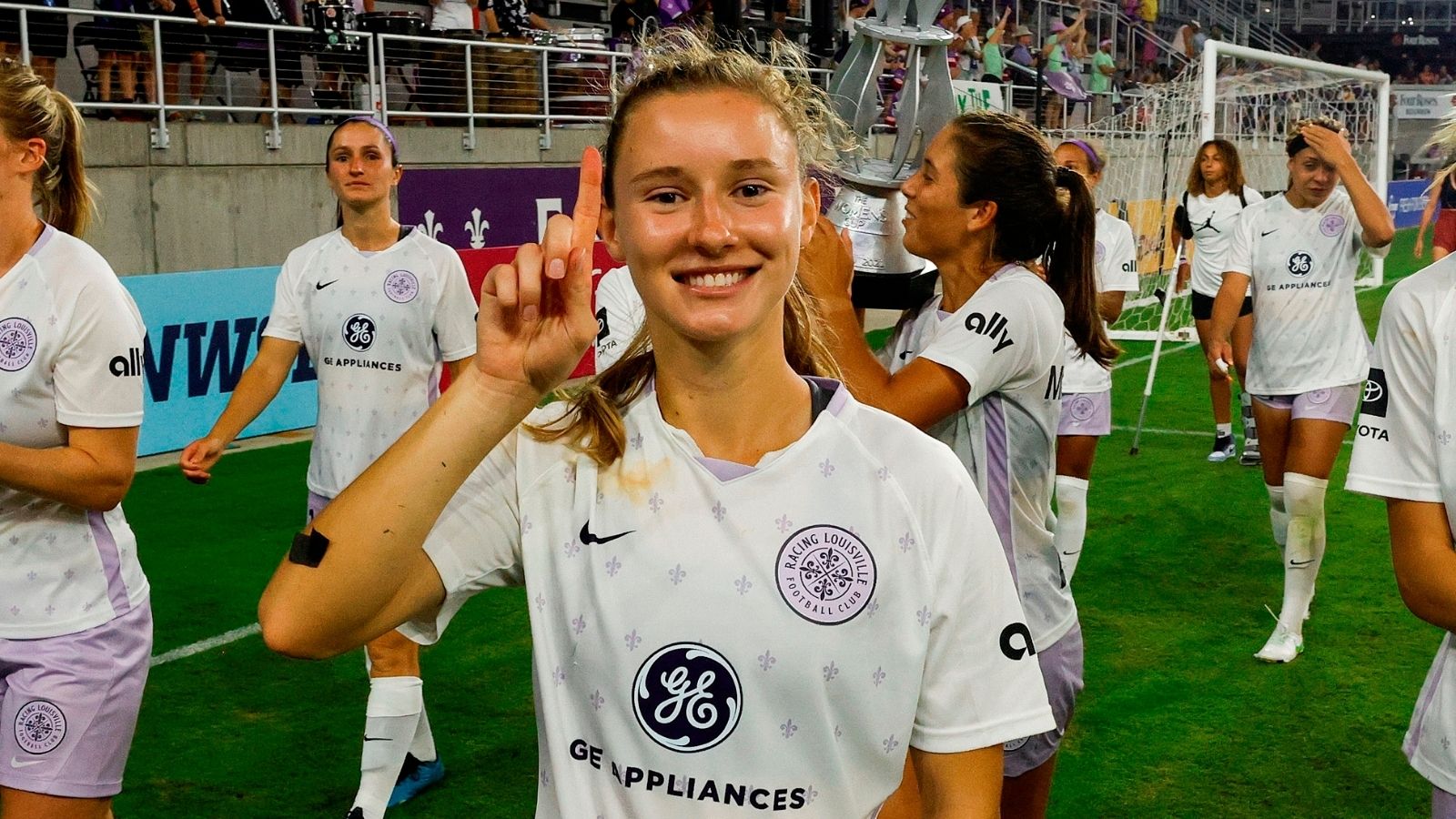 Emina Ekic Racing Louisville 2021-22