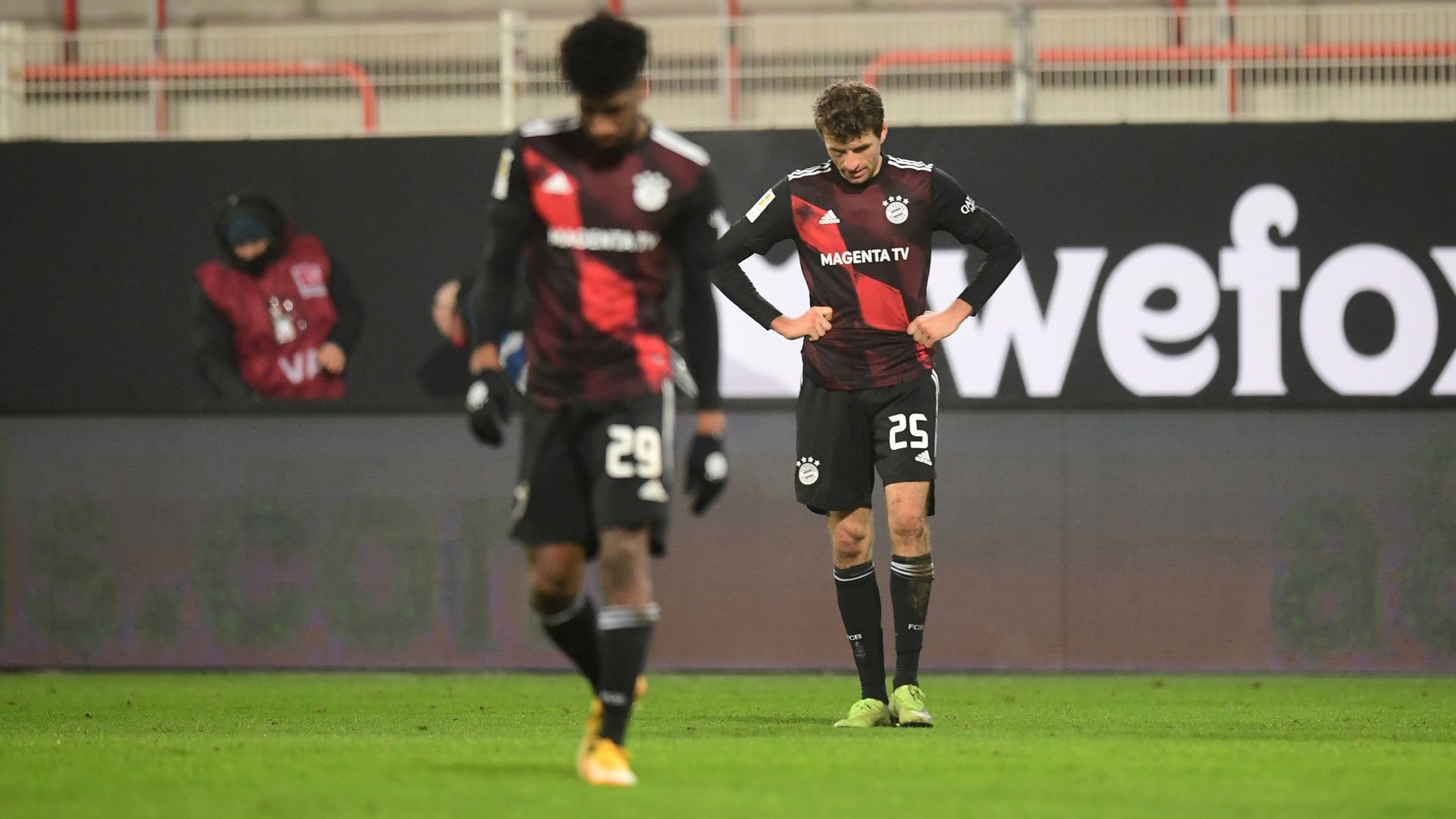 Kingsley Coman Thomas Muller Bayern Munchen 2020