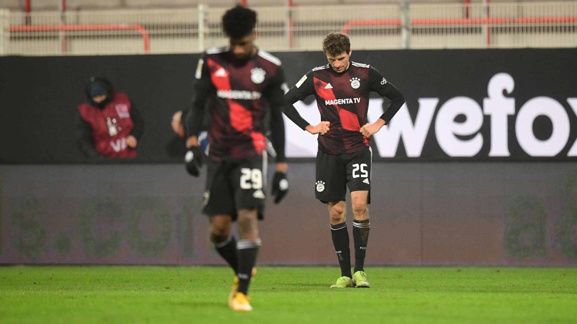 Kingsley Coman Thomas Muller Bayern Munchen 2020